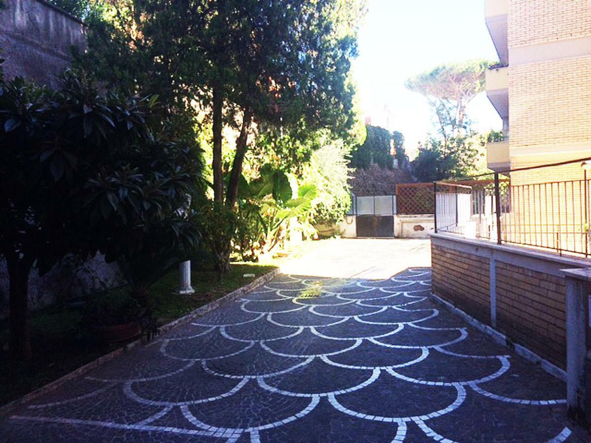 Roma Manuela'S Cozy Guest House Trastevere Exterior photo