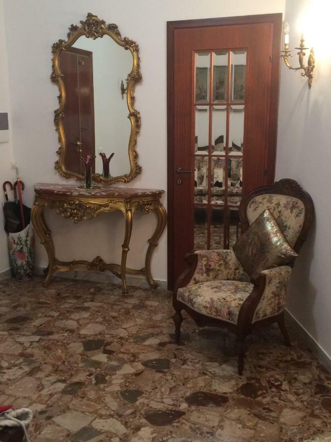 Roma Manuela'S Cozy Guest House Trastevere Exterior photo