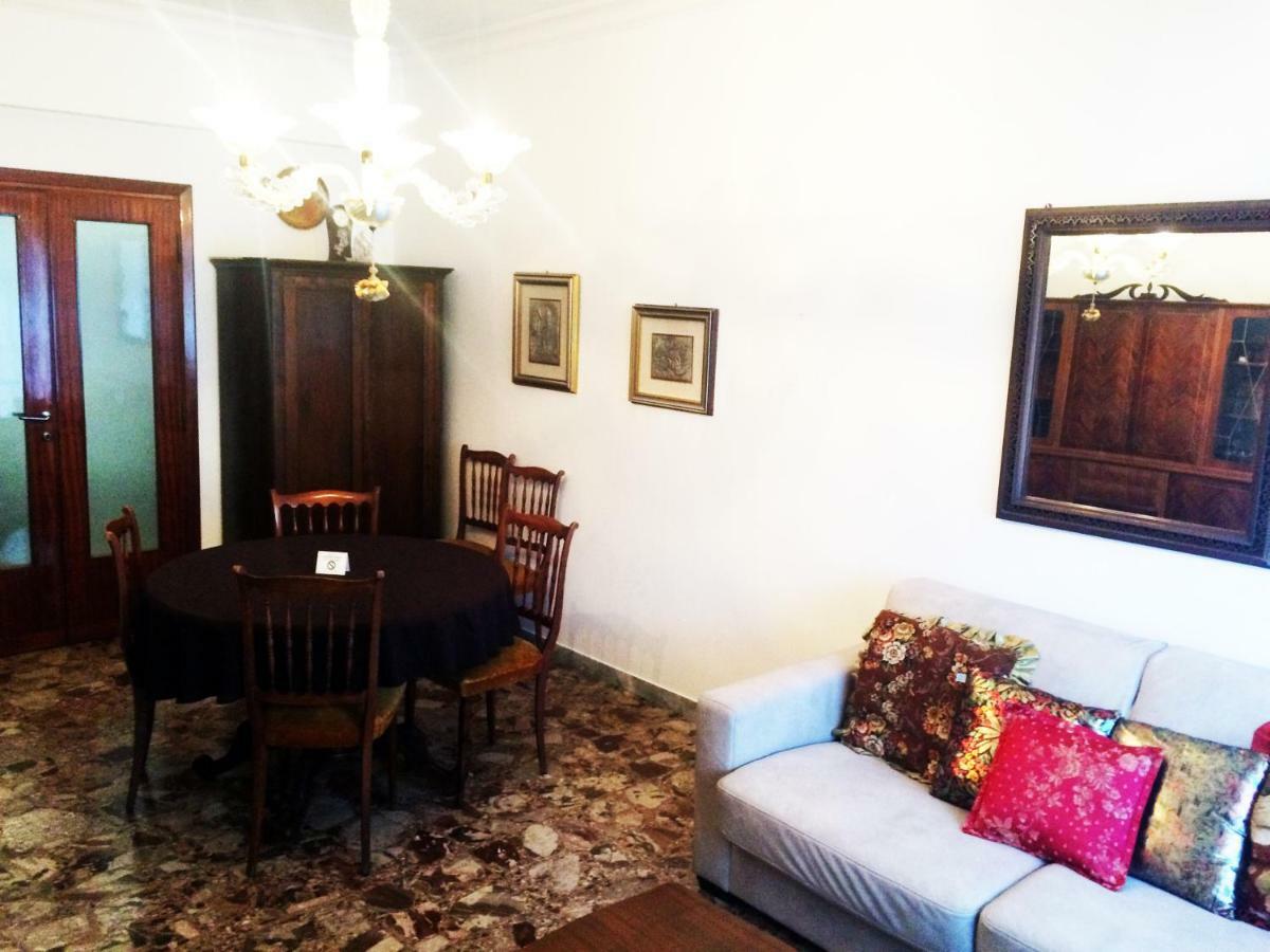 Roma Manuela'S Cozy Guest House Trastevere Exterior photo